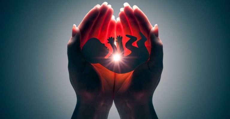 Aborto es decisión de mujeres y congresos