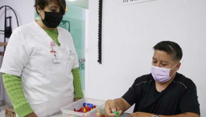Alzheimer puede presentarse desde los 35 años; IMSS brinda rehabilitación con ludoterapia