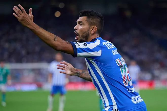 Rayados recibe multa por usar dorsal 16 en playera de Tecatito Corona ¿Qué norma incumple Monterrey?