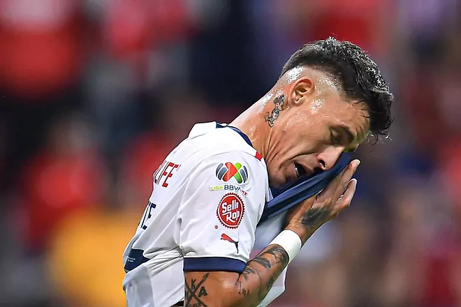 Chicote Calderón responde con fotografía a sanción de Chivas