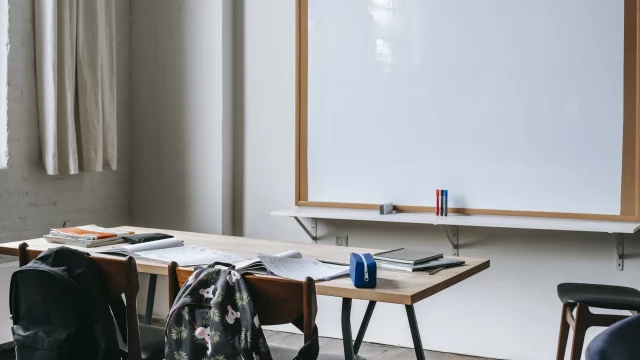 Estudiantes de Latinoamérica tienen 5 años de retraso frente a otros países de la OCDE